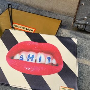 Pochette Shit Toilet Paper - immagine 2