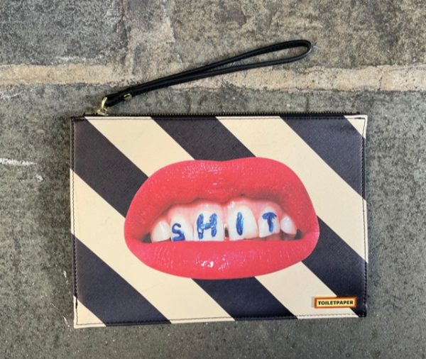 Pochette Shit Toilet Paper